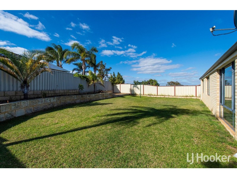 10 Rosebud Place, Halls Head WA 6210