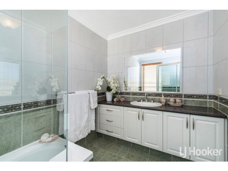 26 Princeton Drive, Wannanup WA 6210