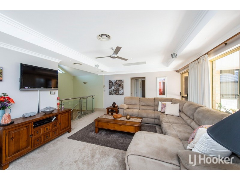 26 Princeton Drive, Wannanup WA 6210