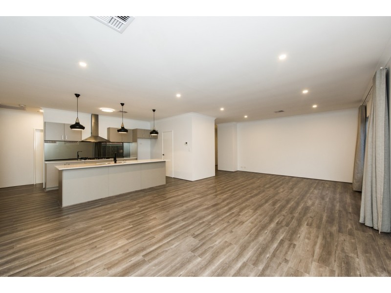 15 Possum Drive, Wannanup WA 6210