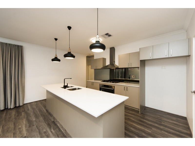 15 Possum Drive, Wannanup WA 6210