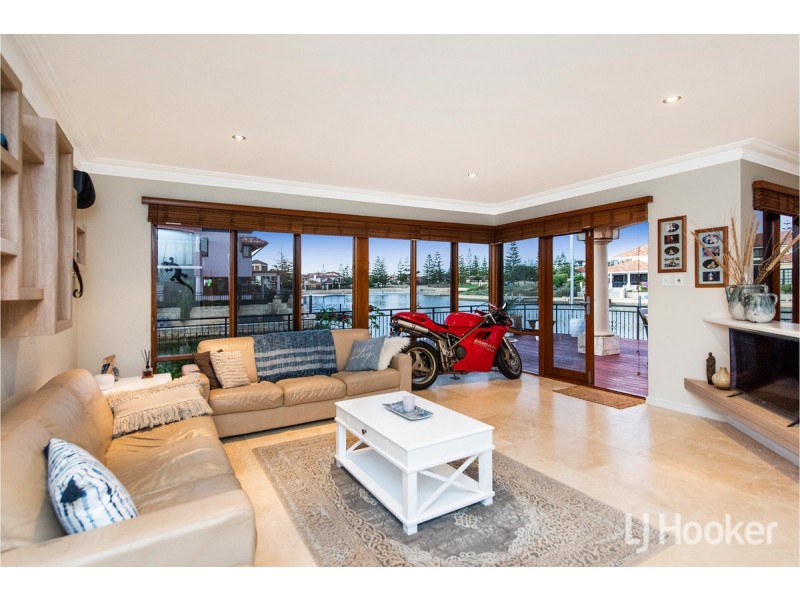 60/18 Port Quays, Wannanup WA 6210