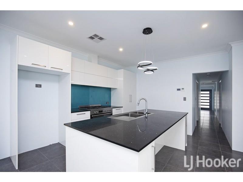 27 Orelia Street, Madora Bay WA 6210