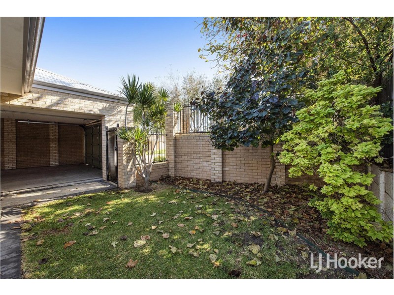 3/6 Valley Road, Halls Head WA 6210