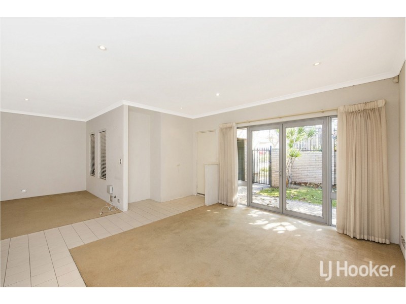 3/6 Valley Road, Halls Head WA 6210