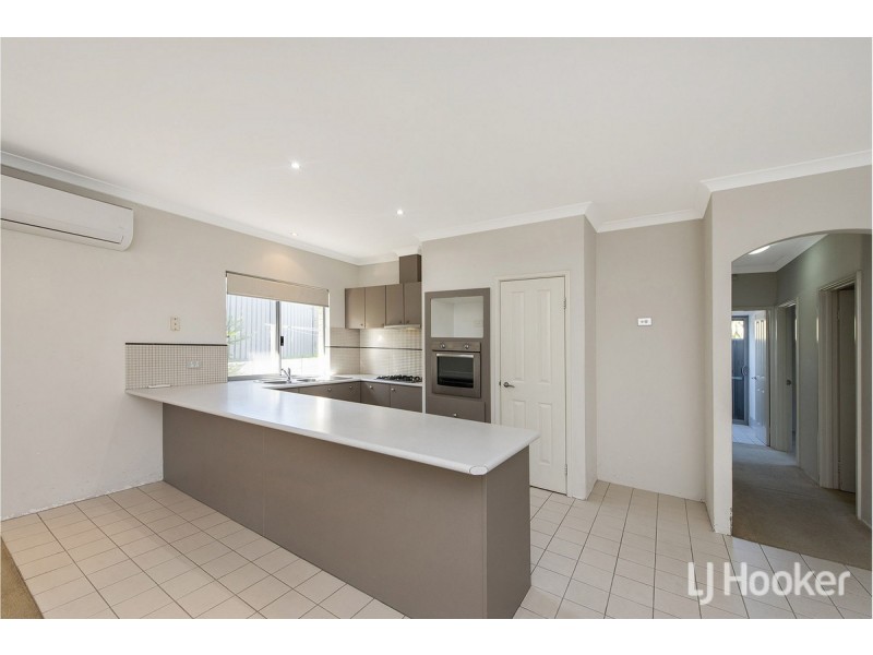 3/6 Valley Road, Halls Head WA 6210