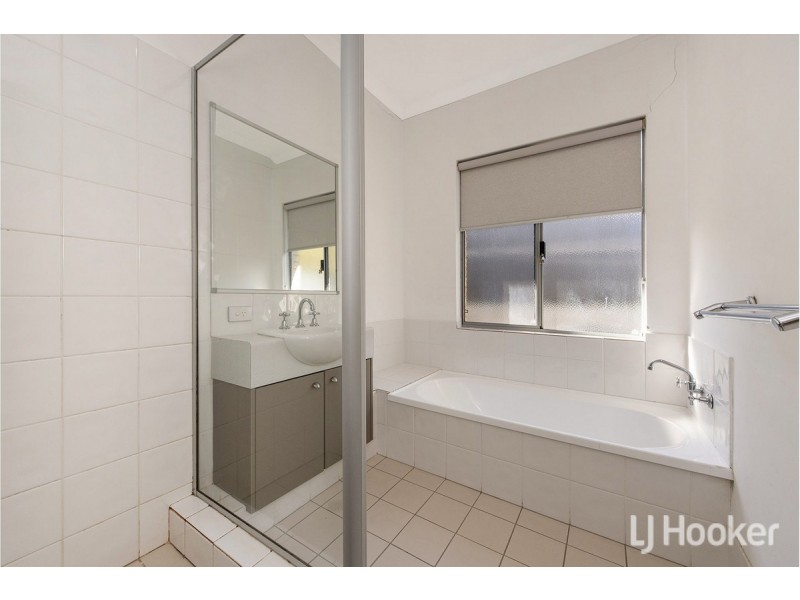 3/6 Valley Road, Halls Head WA 6210