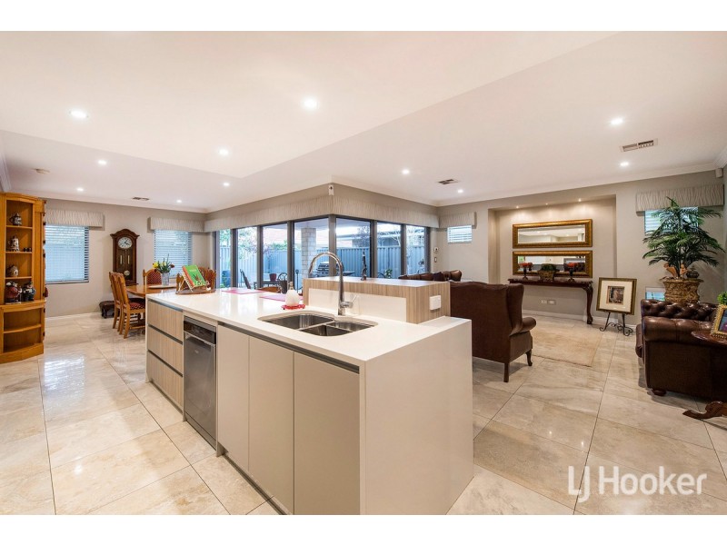 13 Barron Turn, South Yunderup WA 6208