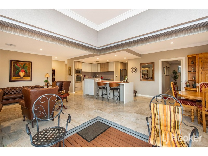 13 Barron Turn, South Yunderup WA 6208