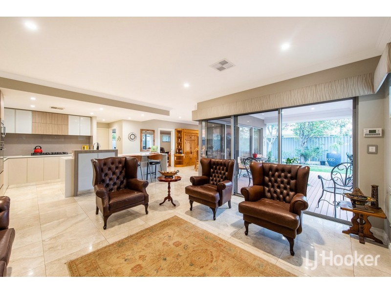 13 Barron Turn, South Yunderup WA 6208
