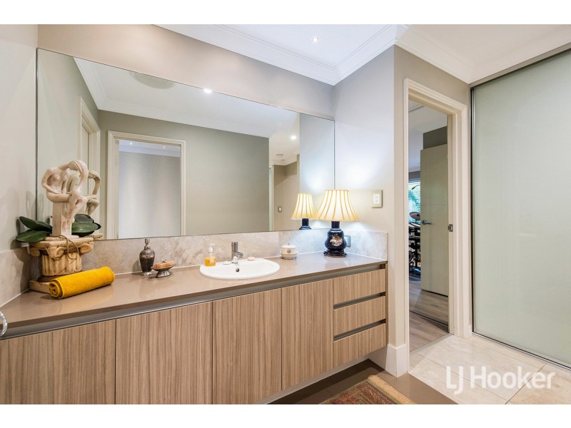 13 Barron Turn, South Yunderup WA 6208
