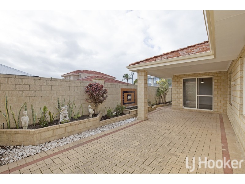 2 Ortona Crescent, Secret Harbour WA 6173
