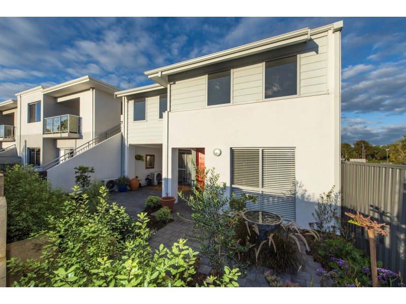 18 Stirling Grove, Mandurah WA 6210