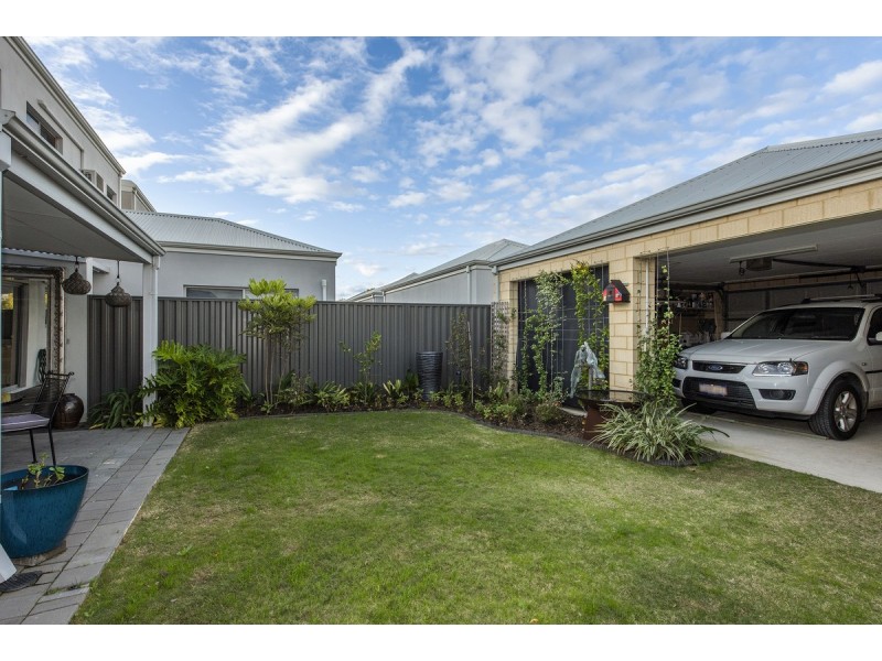 18 Stirling Grove, Mandurah WA 6210