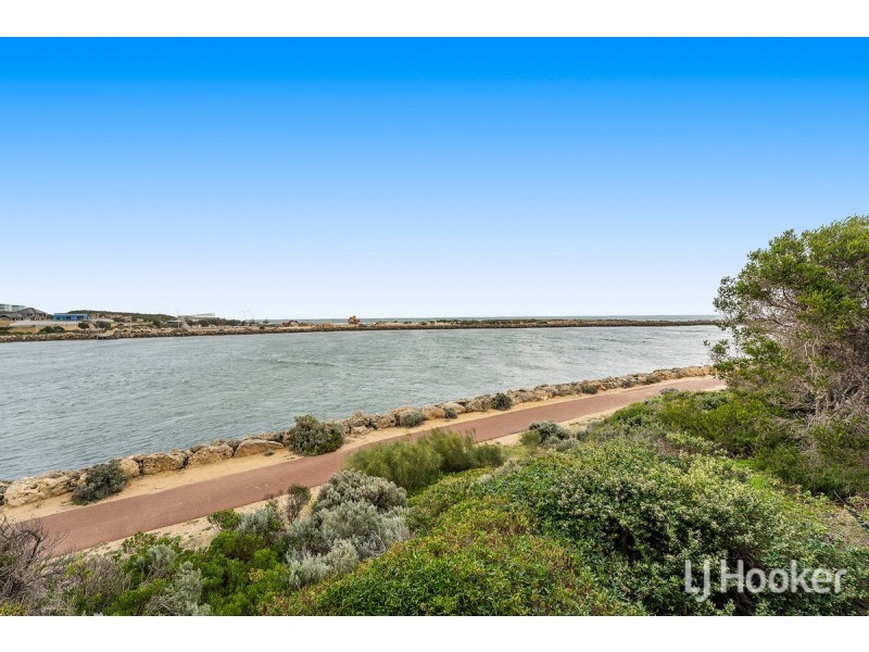 64 Voyager Close, Wannanup WA 6210