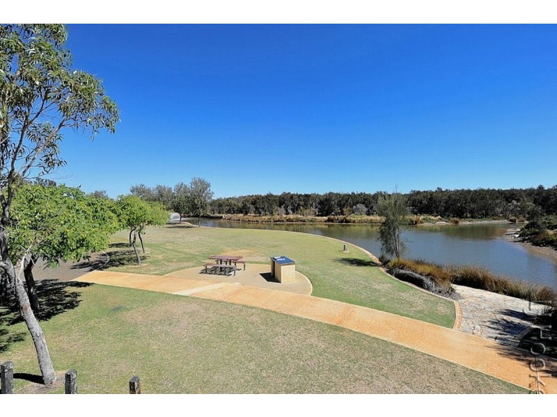 61 Mariners Cove Drive, Dudley Park WA 6210
