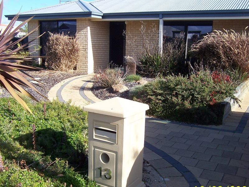 13 Grandmere Parade, Meadow Springs WA 6210