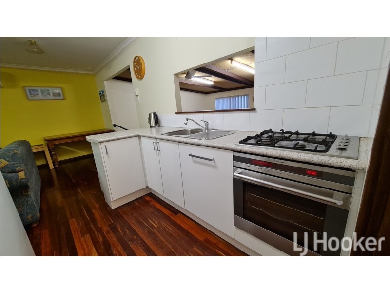 8 Ormsby Terrace, San Remo WA 6210