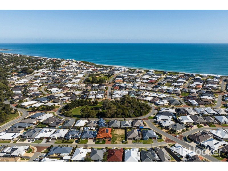 20 Santalum Circus, Halls Head WA 6210
