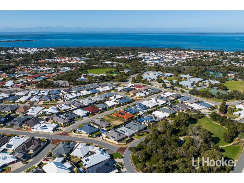 20 Santalum Circus, Halls Head WA 6210