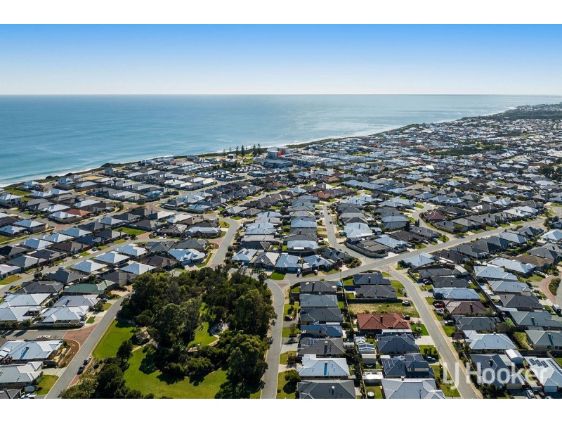 20 Santalum Circus, Halls Head WA 6210