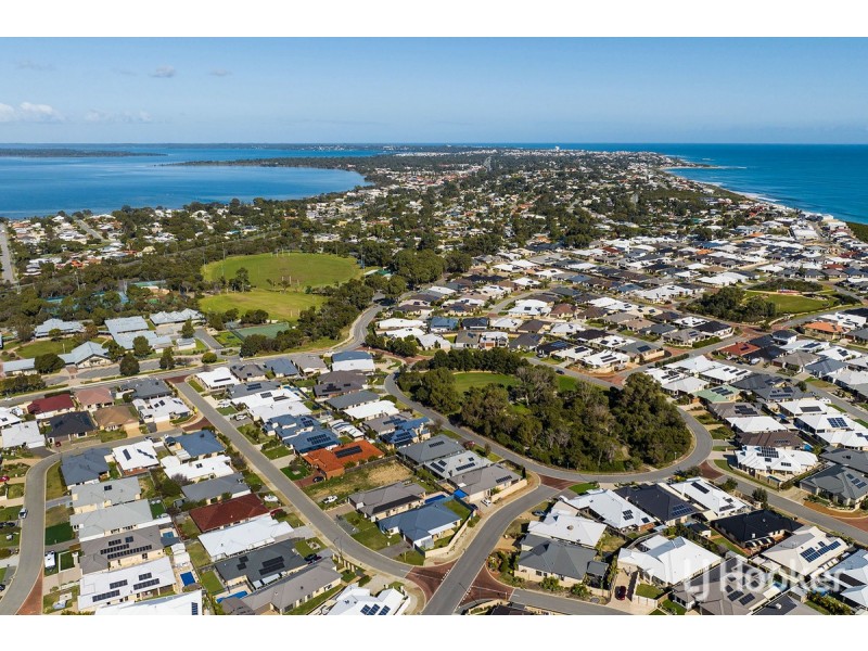 20 Santalum Circus, Halls Head WA 6210