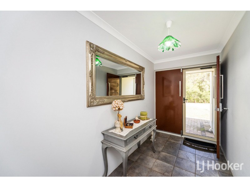 20 Santalum Circus, Halls Head WA 6210