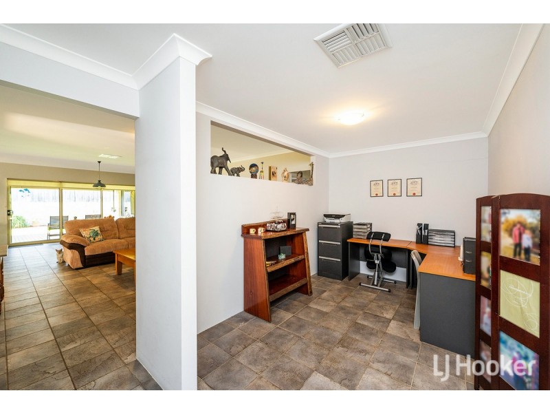 20 Santalum Circus, Halls Head WA 6210