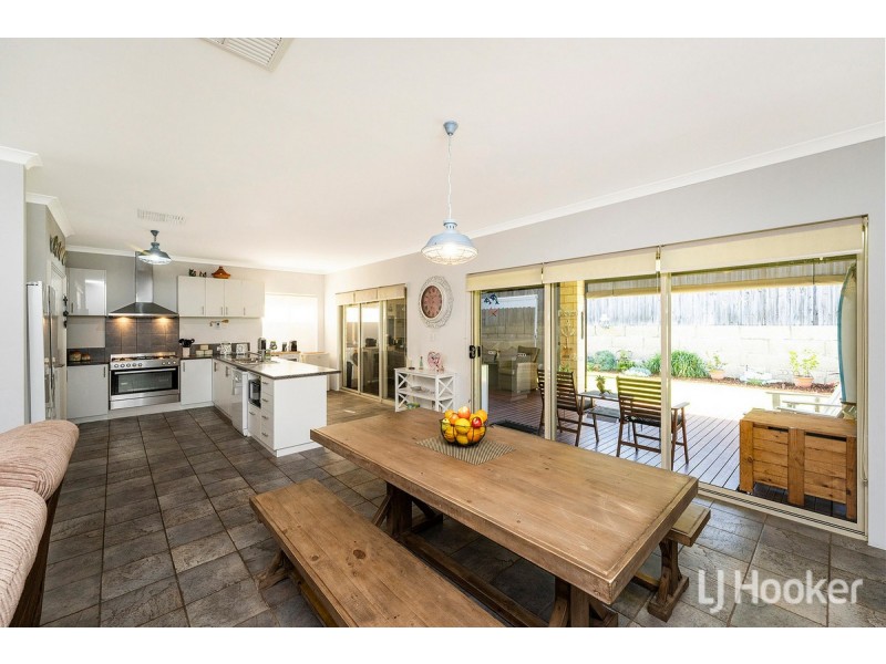 20 Santalum Circus, Halls Head WA 6210