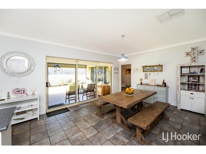 20 Santalum Circus, Halls Head WA 6210