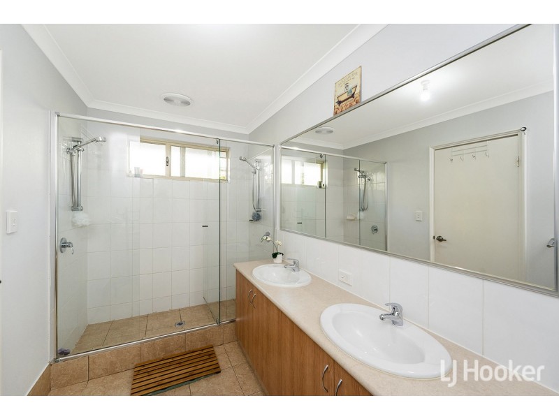 20 Santalum Circus, Halls Head WA 6210