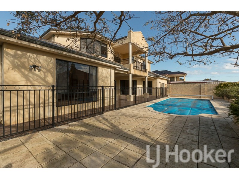 8 Batavia Avenue, Wannanup WA 6210