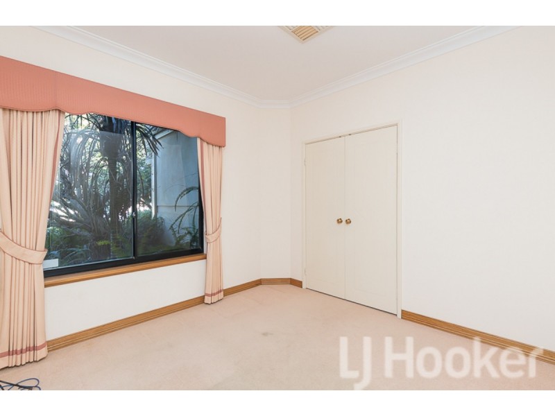 8 Batavia Avenue, Wannanup WA 6210