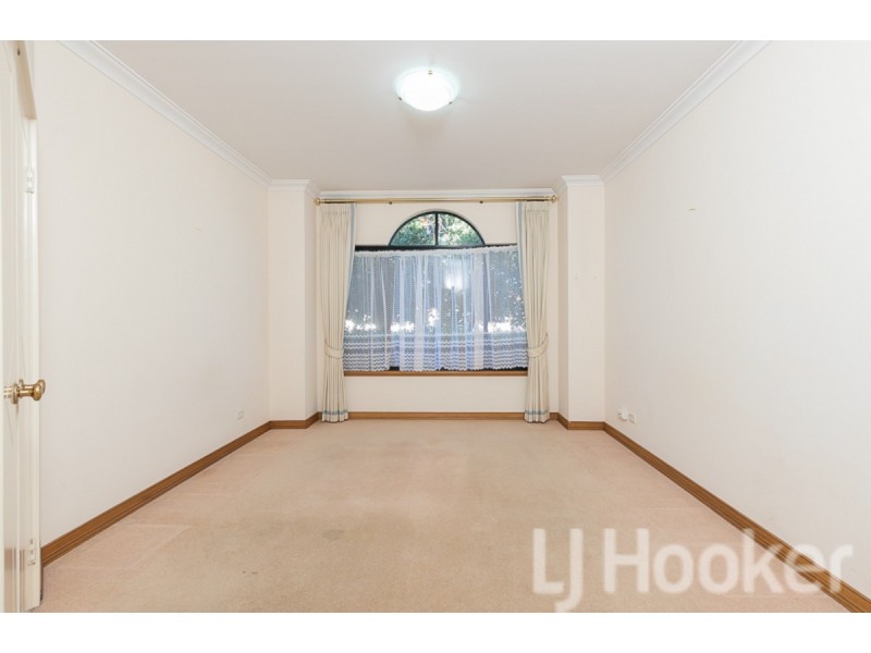 8 Batavia Avenue, Wannanup WA 6210