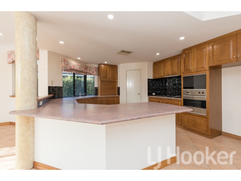 8 Batavia Avenue, Wannanup WA 6210