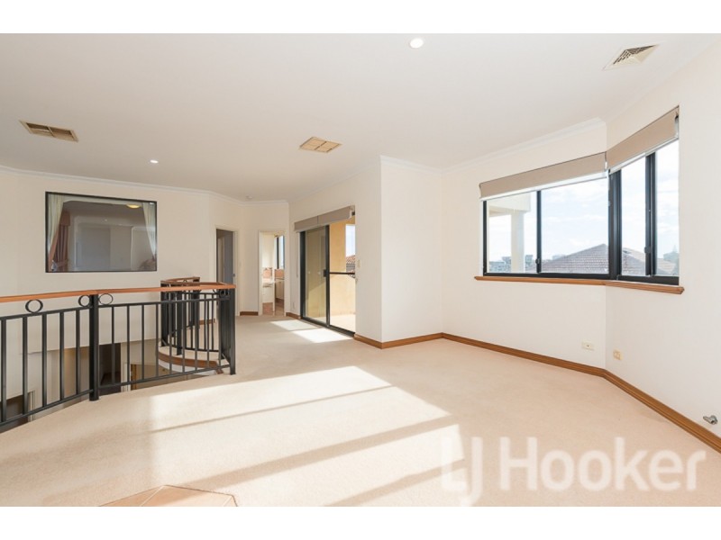 8 Batavia Avenue, Wannanup WA 6210