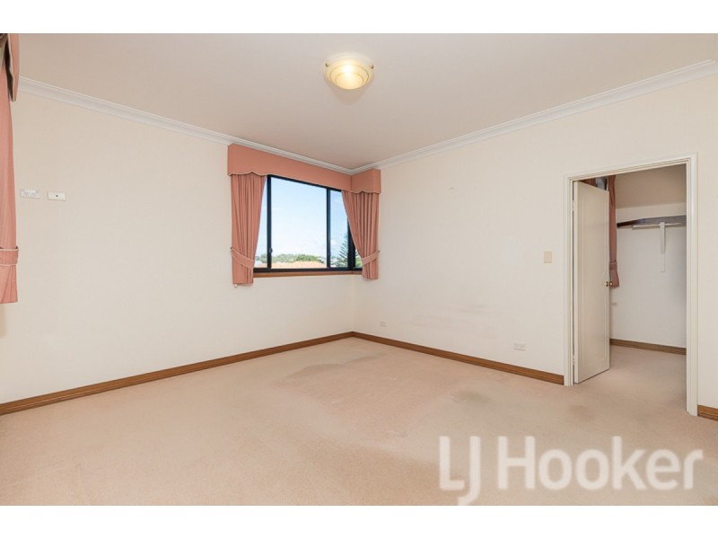 8 Batavia Avenue, Wannanup WA 6210