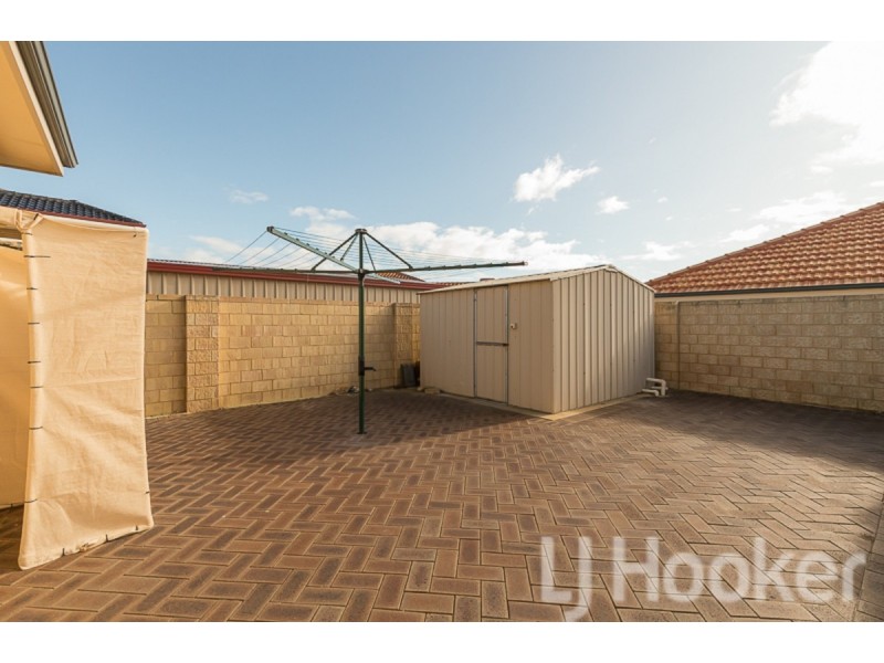 8 Batavia Avenue, Wannanup WA 6210