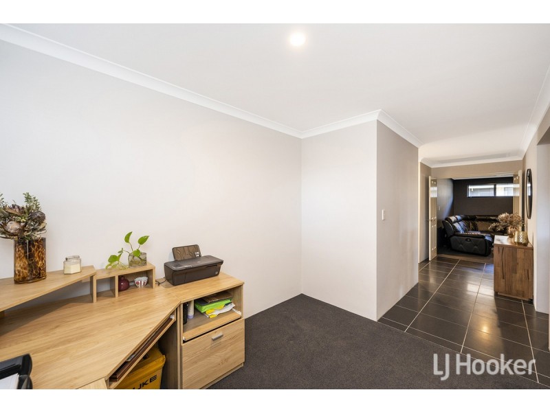 30 Bradley Street, Lakelands WA 6180