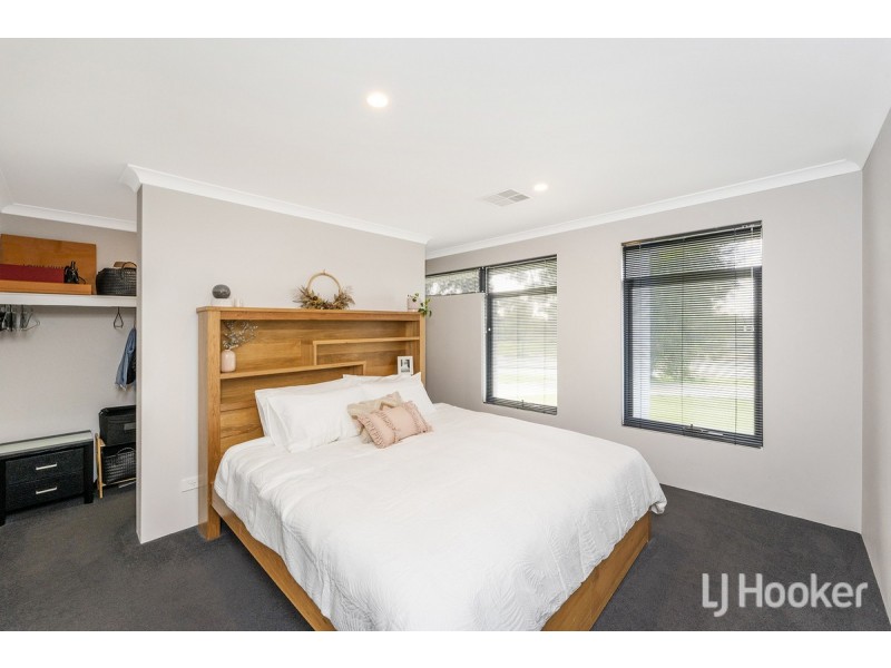 30 Bradley Street, Lakelands WA 6180