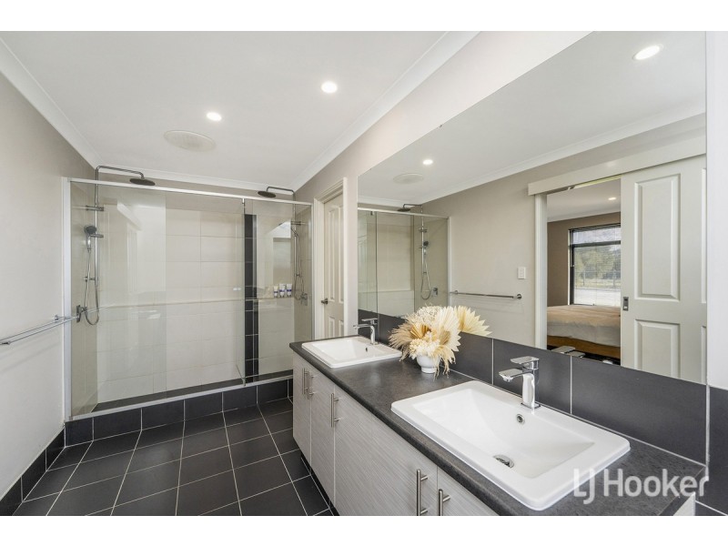 30 Bradley Street, Lakelands WA 6180