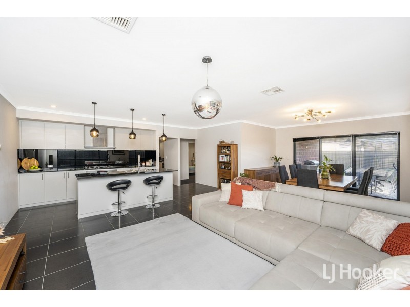 30 Bradley Street, Lakelands WA 6180