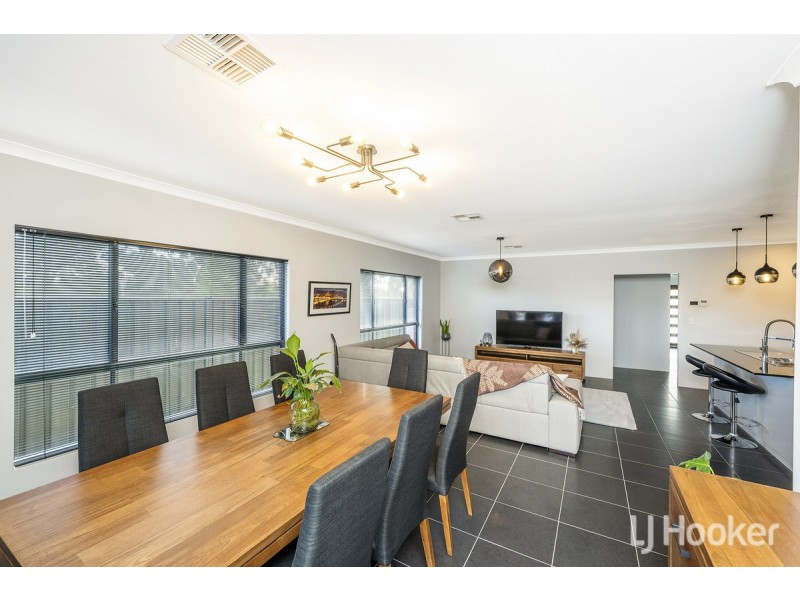 30 Bradley Street, Lakelands WA 6180