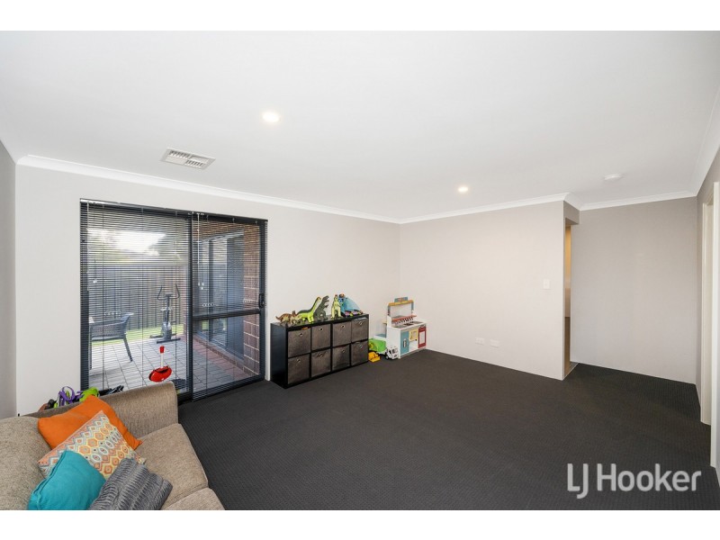 30 Bradley Street, Lakelands WA 6180