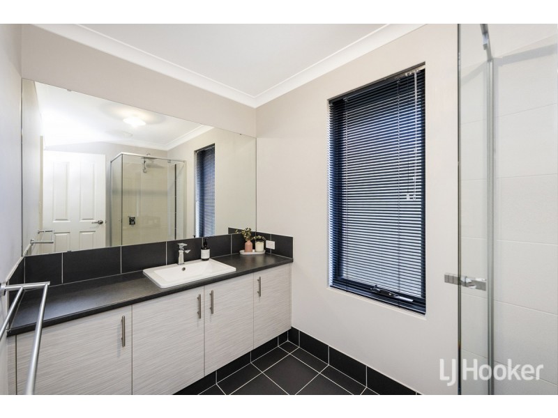 30 Bradley Street, Lakelands WA 6180