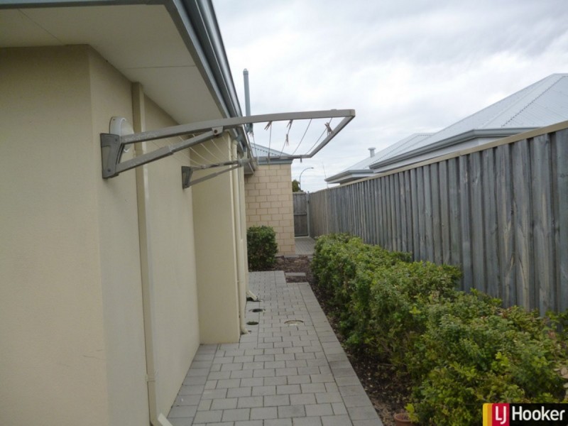 9 Stellaria Avenue, Halls Head WA 6210