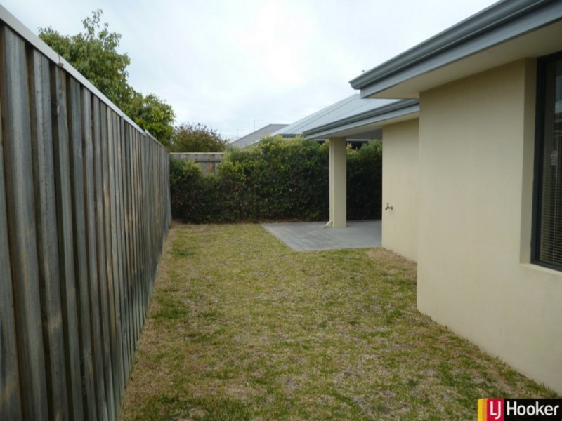 9 Stellaria Avenue, Halls Head WA 6210