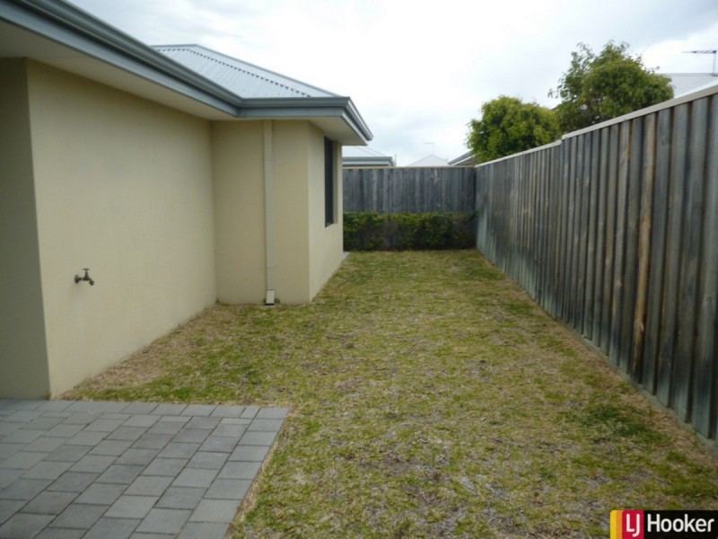 9 Stellaria Avenue, Halls Head WA 6210