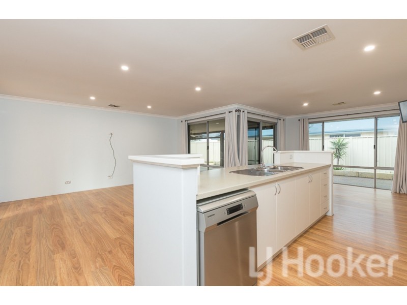 1 Coila Bend, Lakelands WA 6180