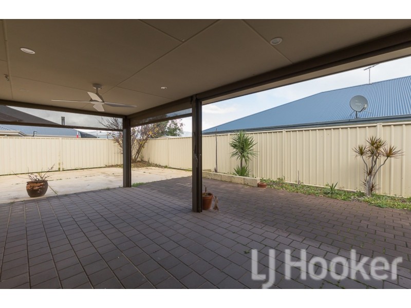 1 Coila Bend, Lakelands WA 6180